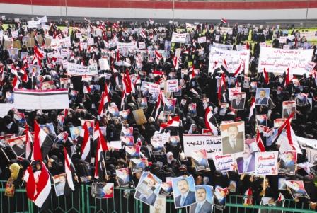 جانب من المهرجان النسوي الحاشد في صنعاء تأييدا لمبادرة الرئيس أمس